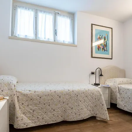 Apartamento Fiori Pool-gartenwohnung