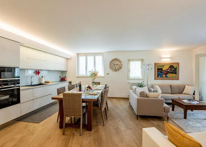 Fiori Pool-gartenwohnung