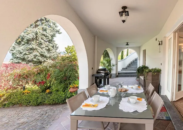 Fiori Pool-gartenwohnung Colico